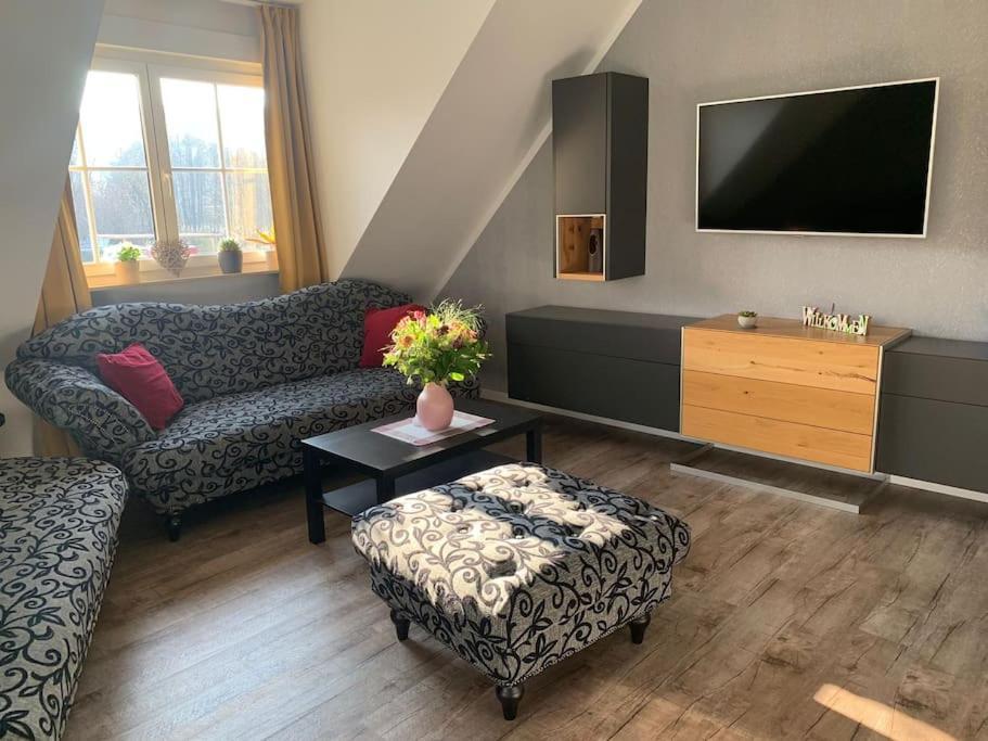 Fischer Mit E-ladestation Direkt Am Haus